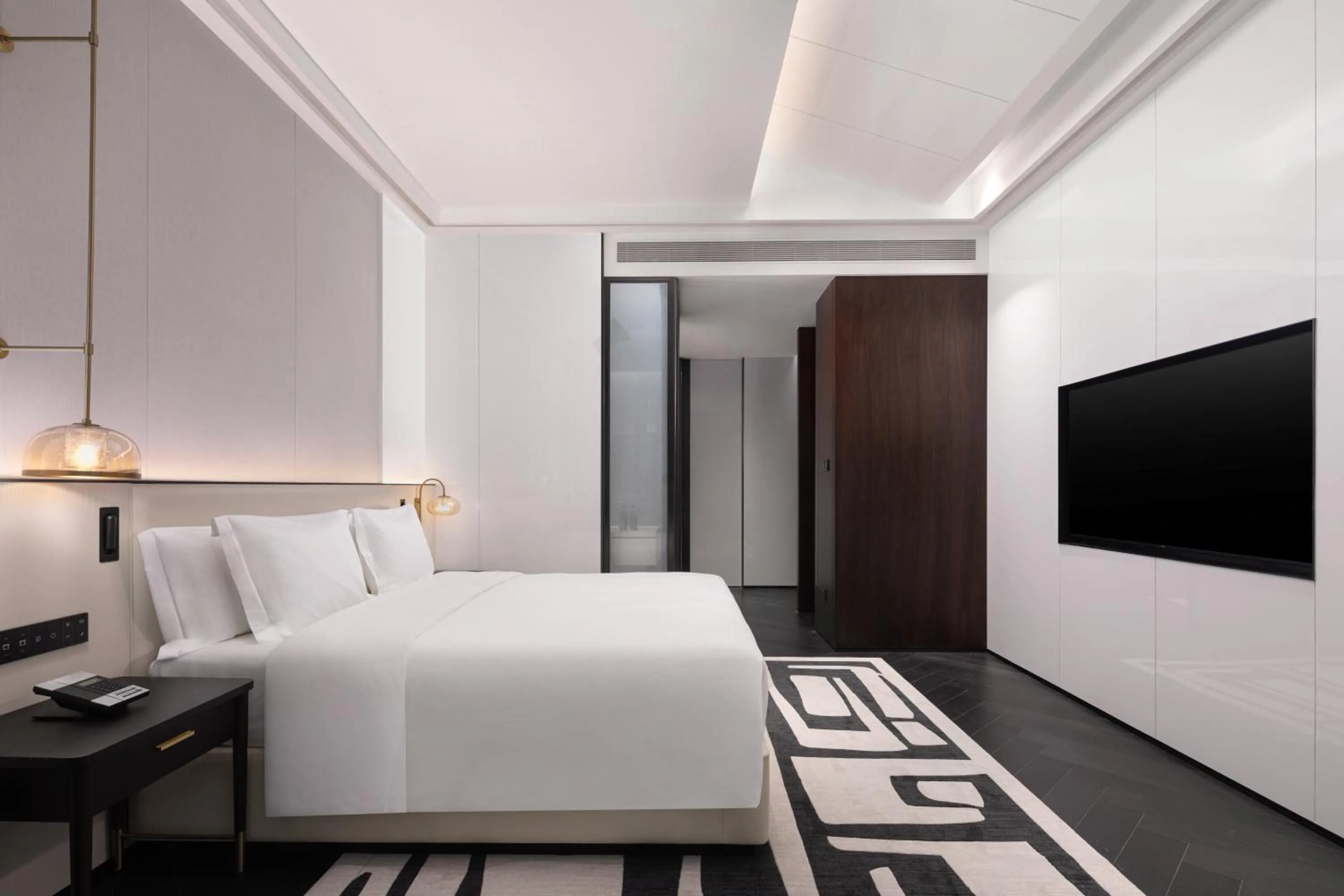 Bed in Crowne Plaza Suzhou East Taihu by IHG