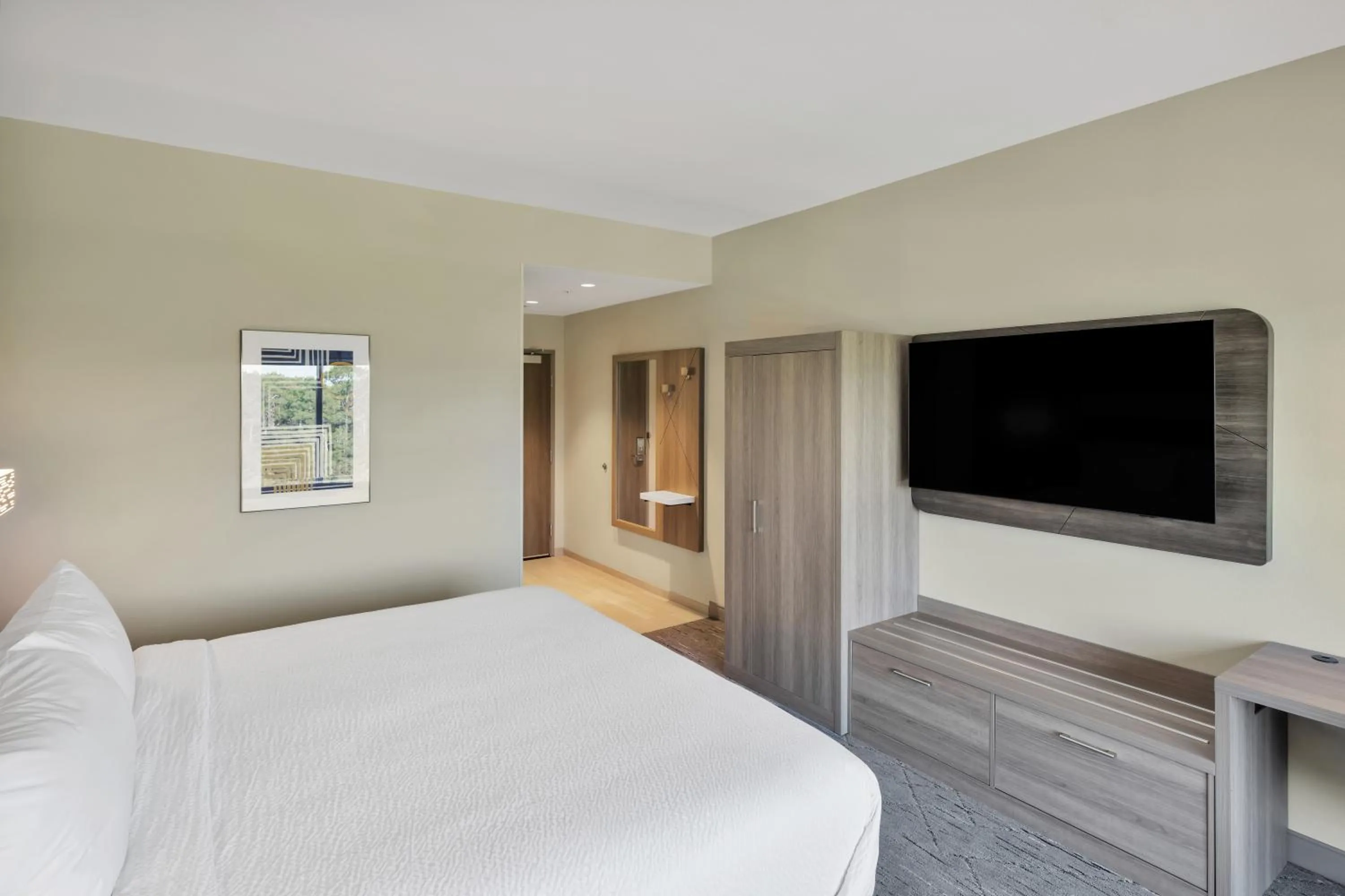 Bed in Holiday Inn Express & Suites Fort Walton Beach - Eglin Area by IHG