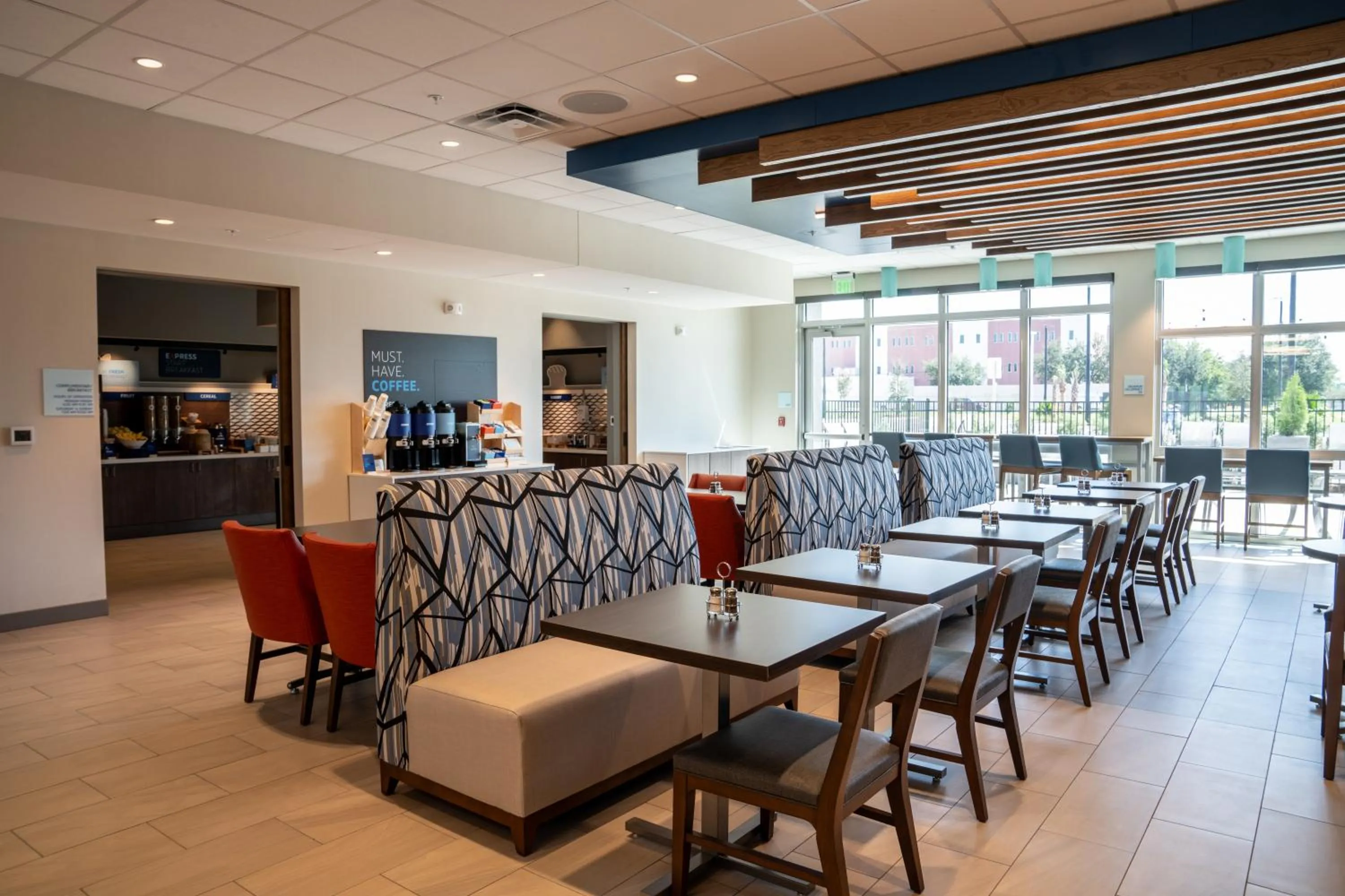 Coffee/tea facilities in Holiday Inn Express & Suites Fort Walton Beach - Eglin Area by IHG