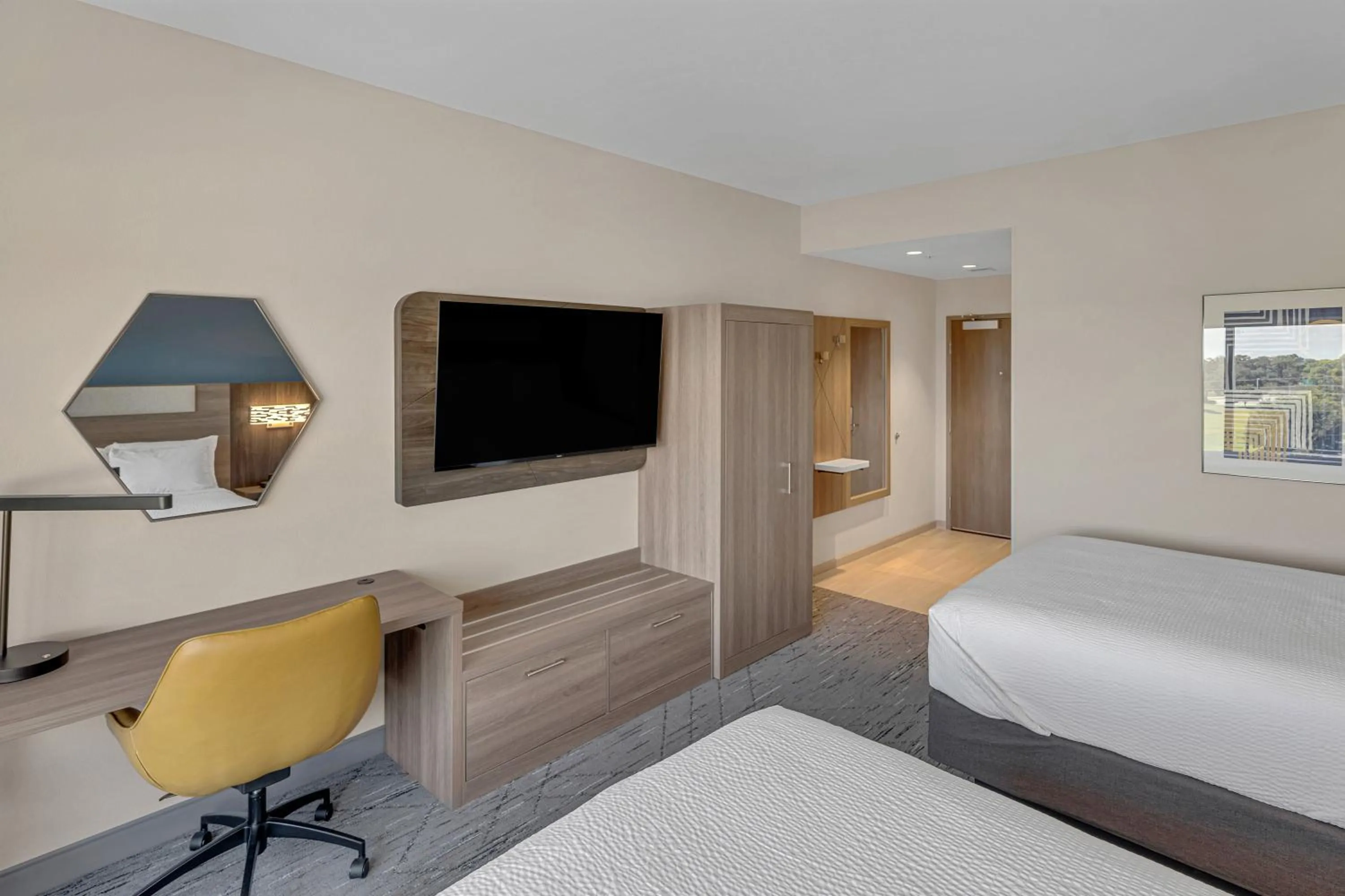 Bed in Holiday Inn Express & Suites Fort Walton Beach - Eglin Area by IHG