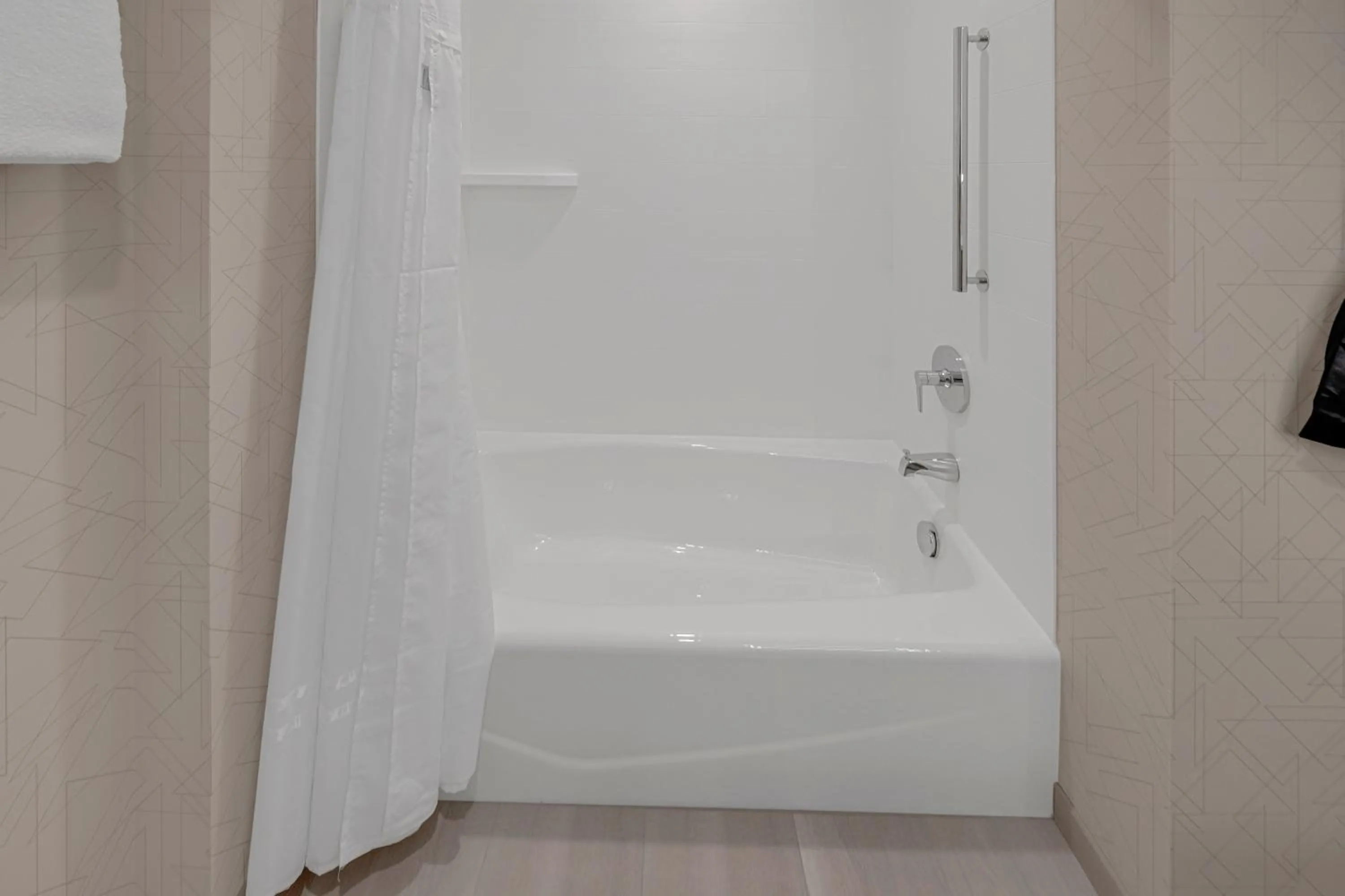 Shower in Holiday Inn Express & Suites Fort Walton Beach - Eglin Area by IHG