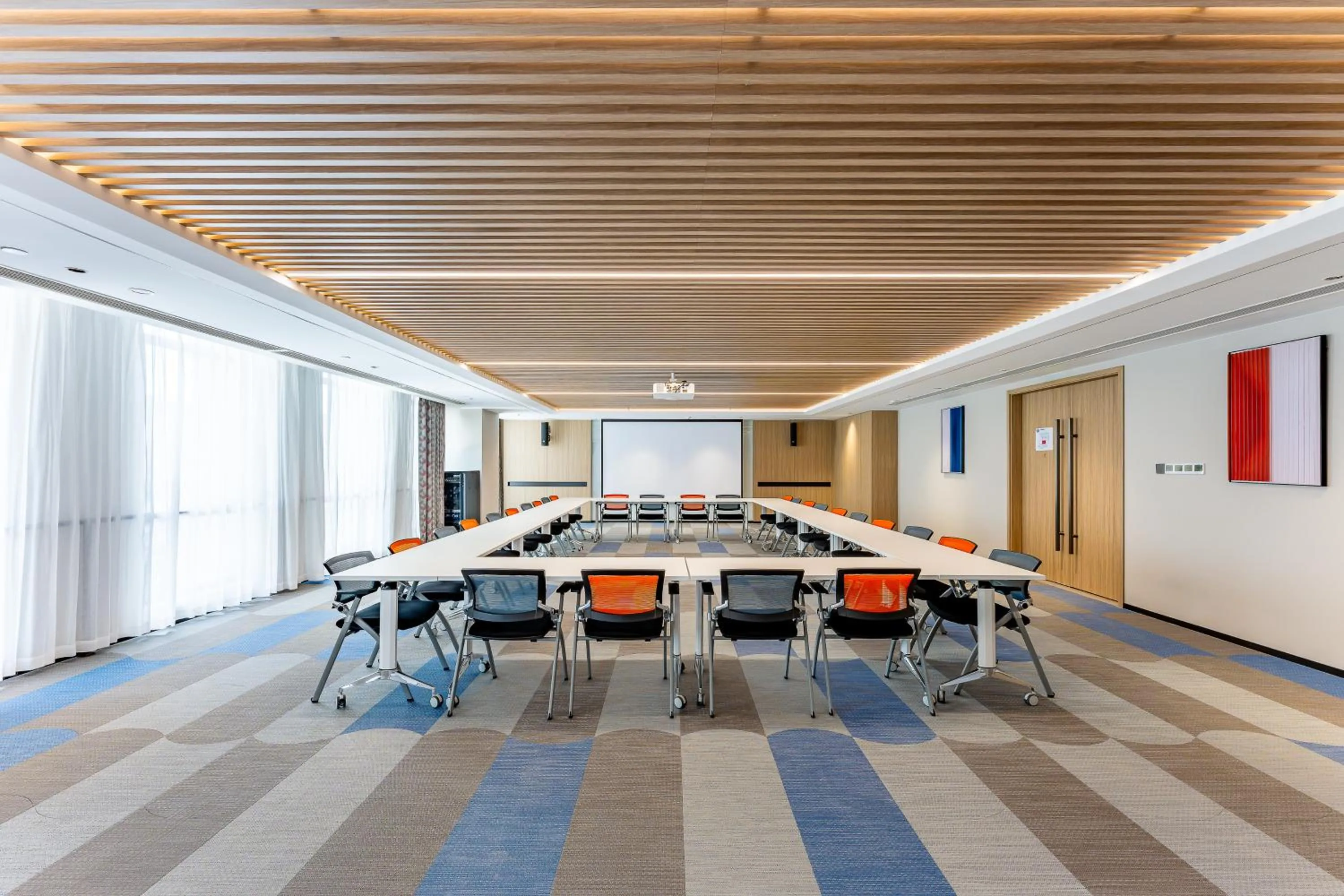 Meeting/conference room in Holiday Inn Express Haimen City Center by IHG