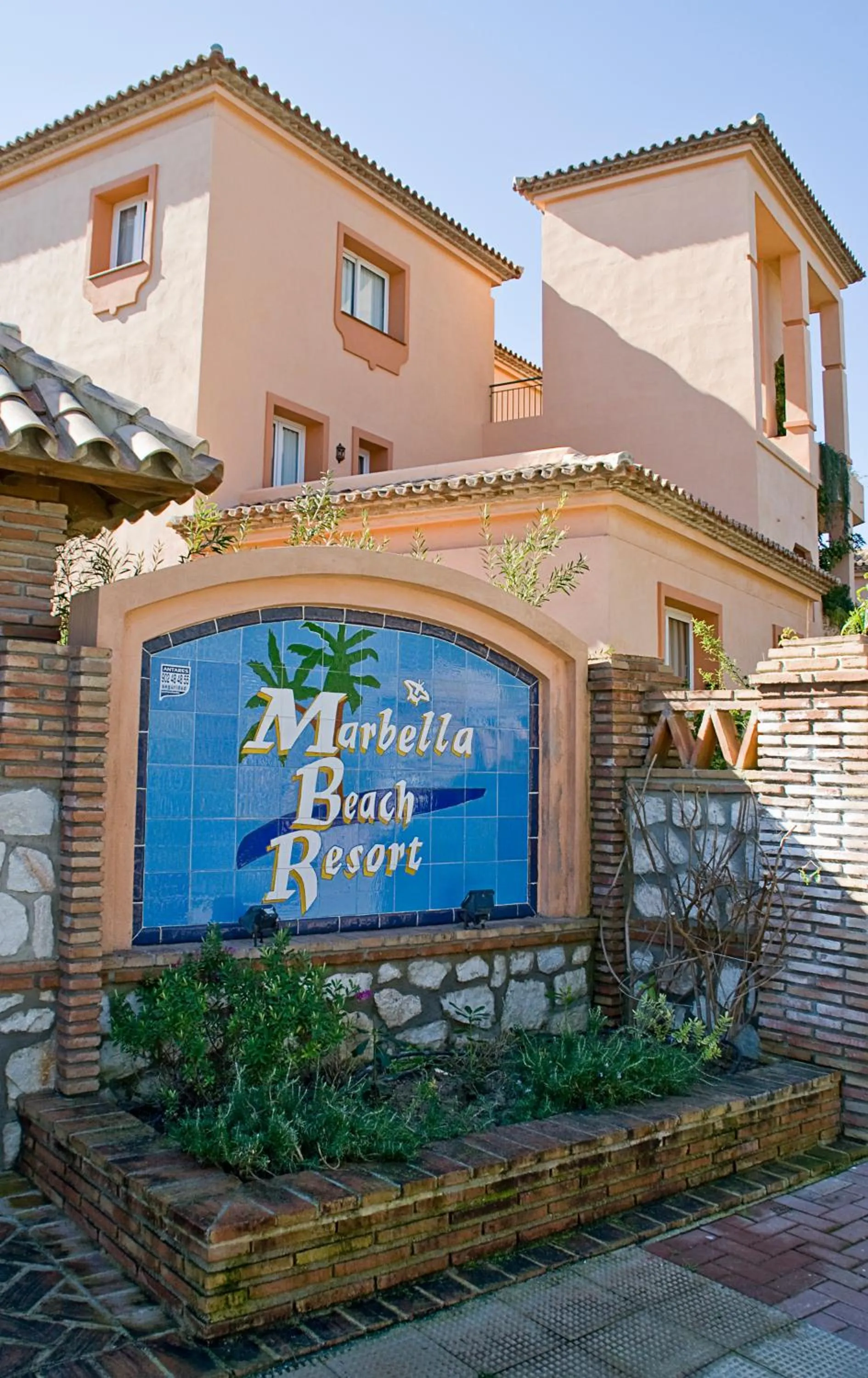 Facade/entrance in Marbella Beach Resort at Club Playa Real