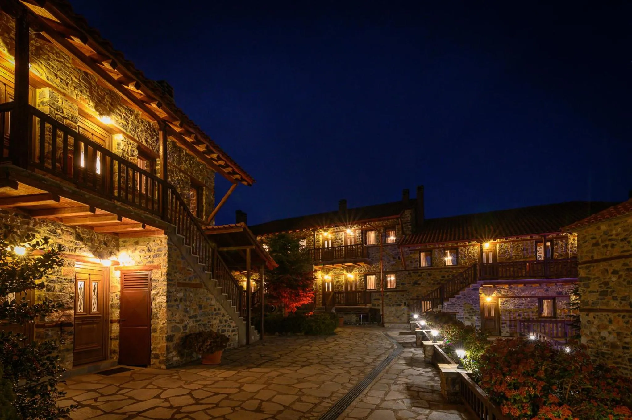 Property building in Enastron