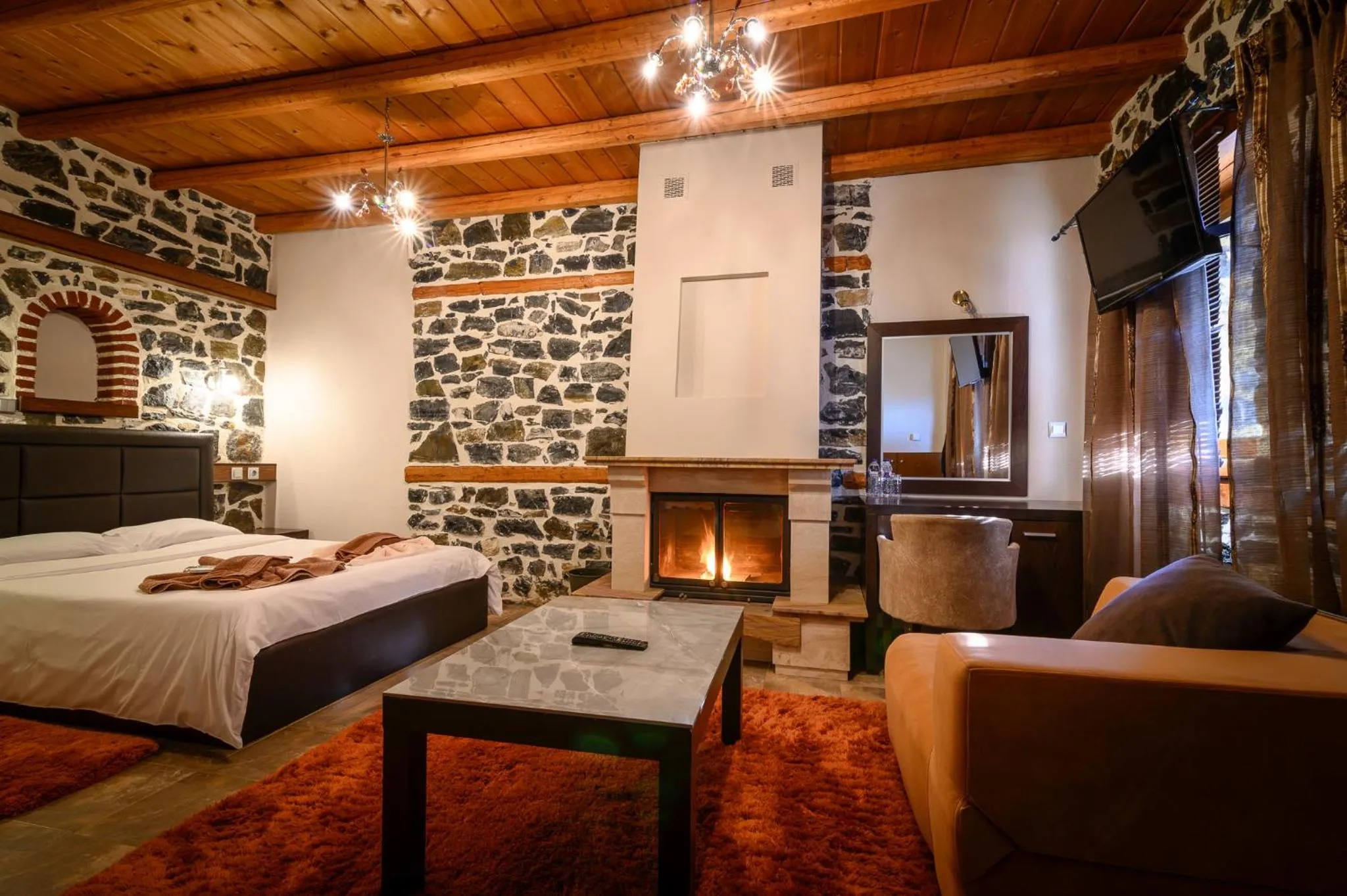 Bedroom, Bed in Enastron