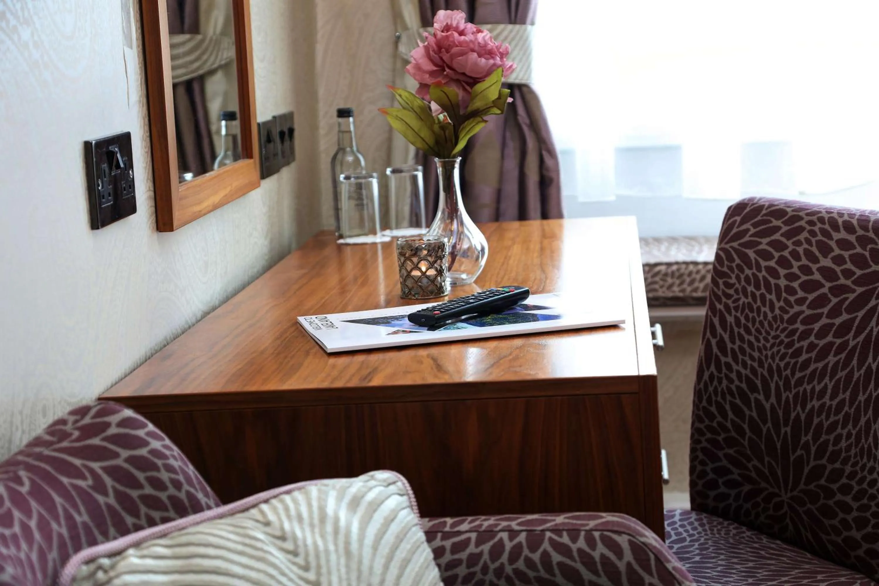 Photo of the whole room in The George Hotel