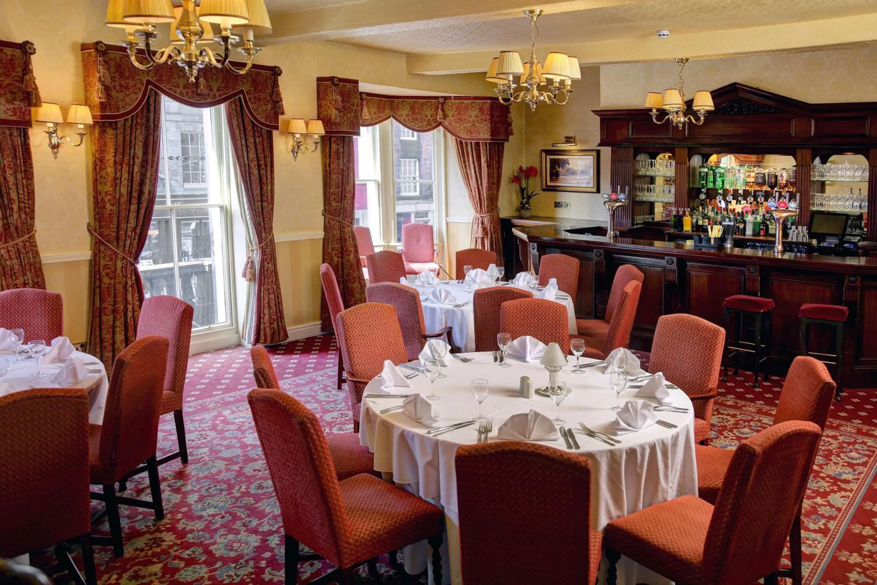 Restaurant/places to eat in The George Hotel