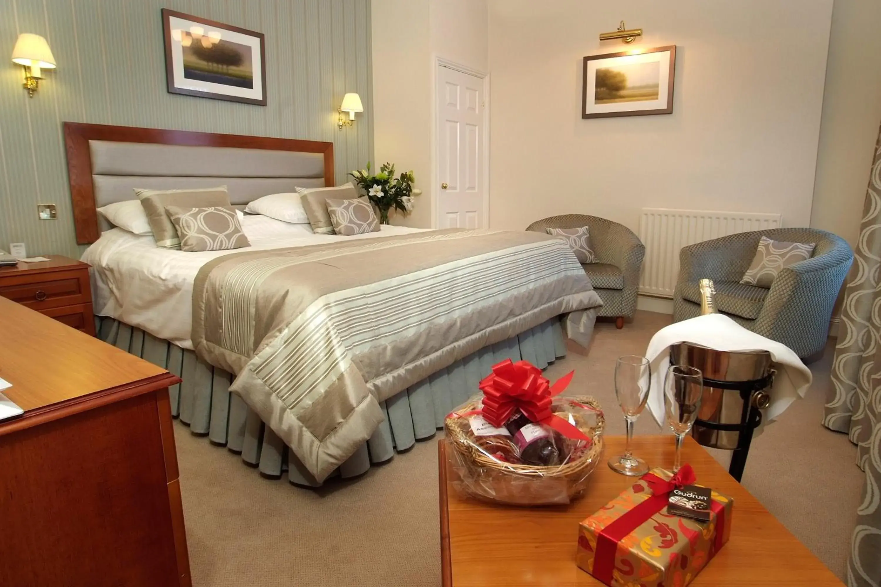 Club Double Room in The George Hotel Club Double Room in The George Hotel