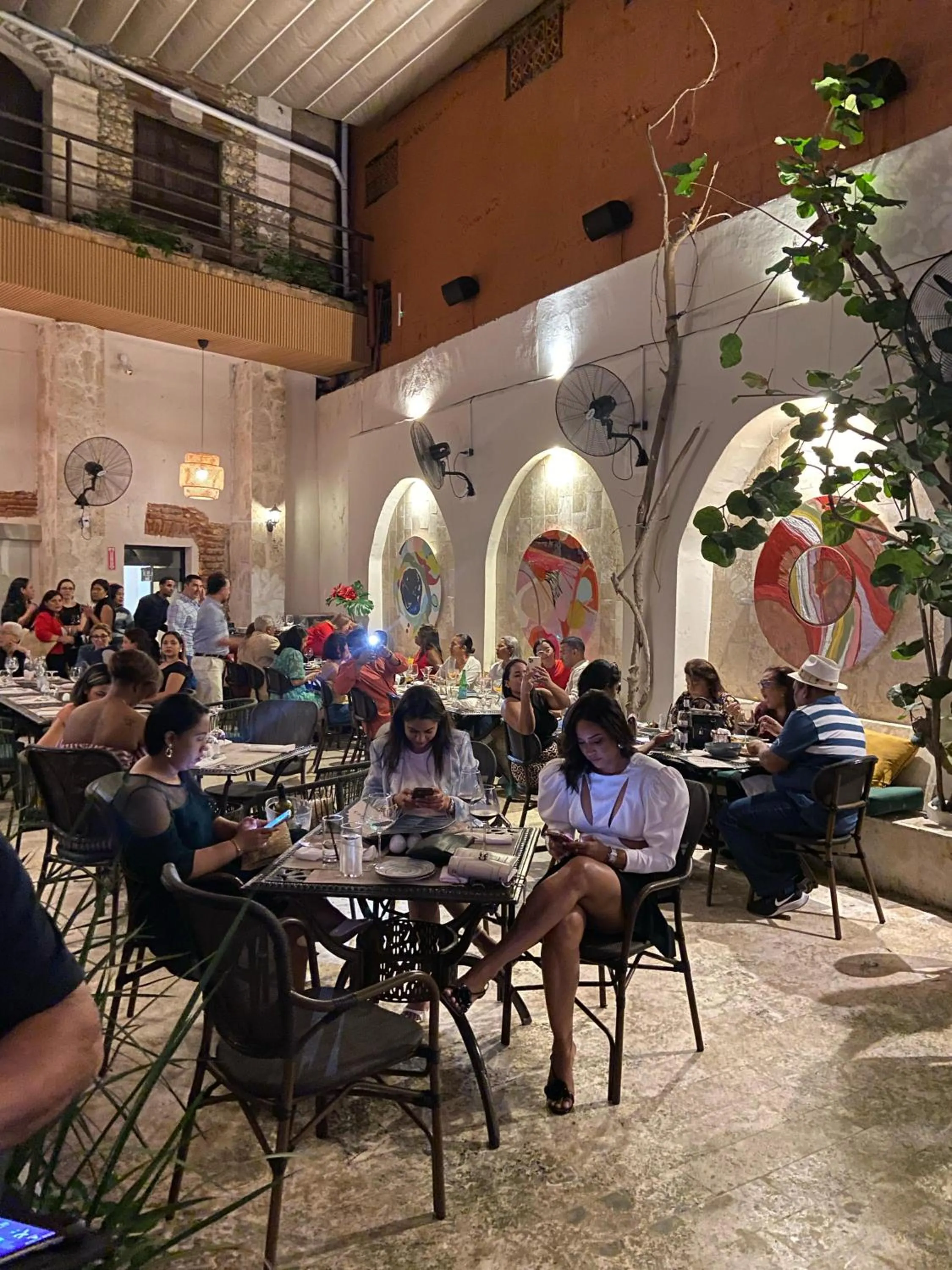 Restaurant/places to eat in Empyrean Art Deco