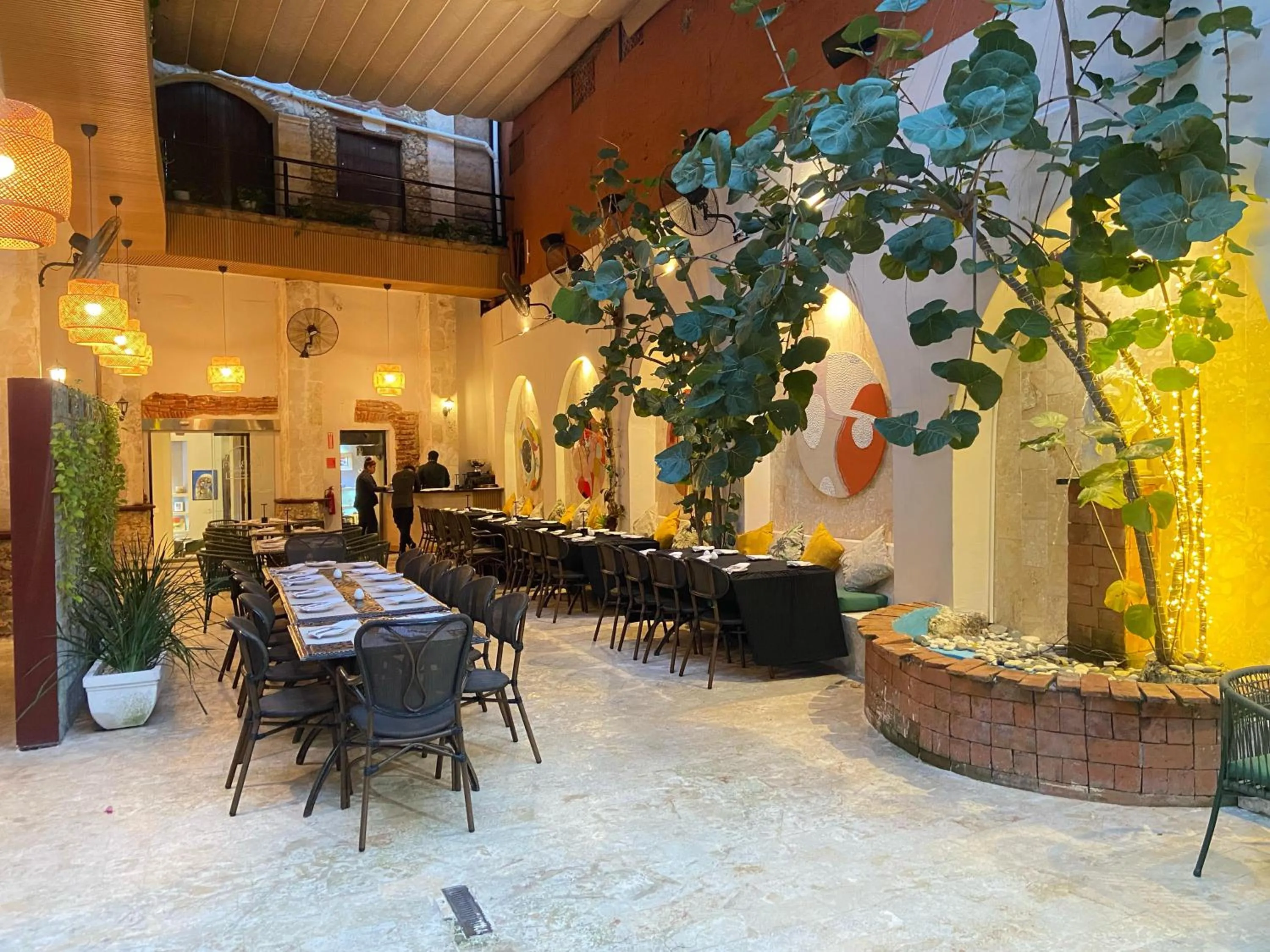 Restaurant/places to eat in Empyrean Art Deco