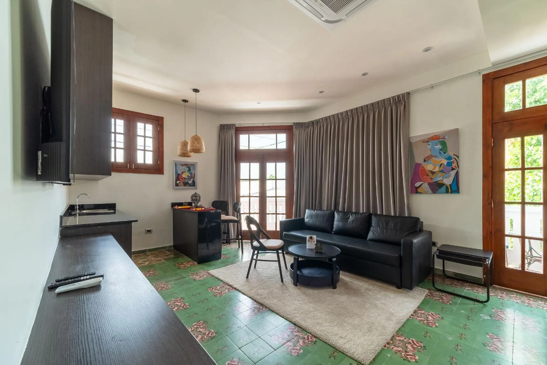 Photo of the whole room in Empyrean Art Deco