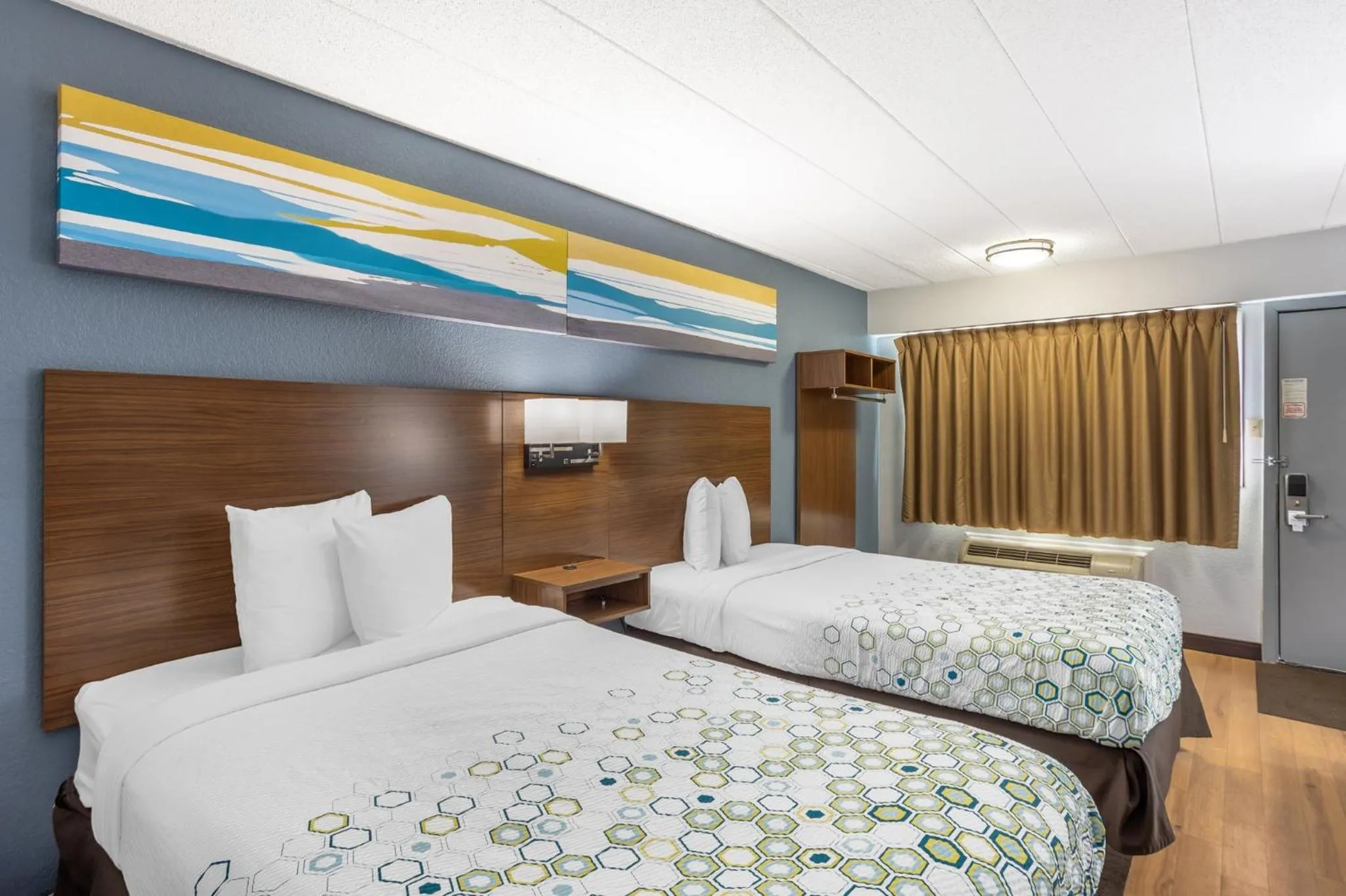 Photo of the whole room, Bed in HomeTowne Studios by Red Roof Danville, PA