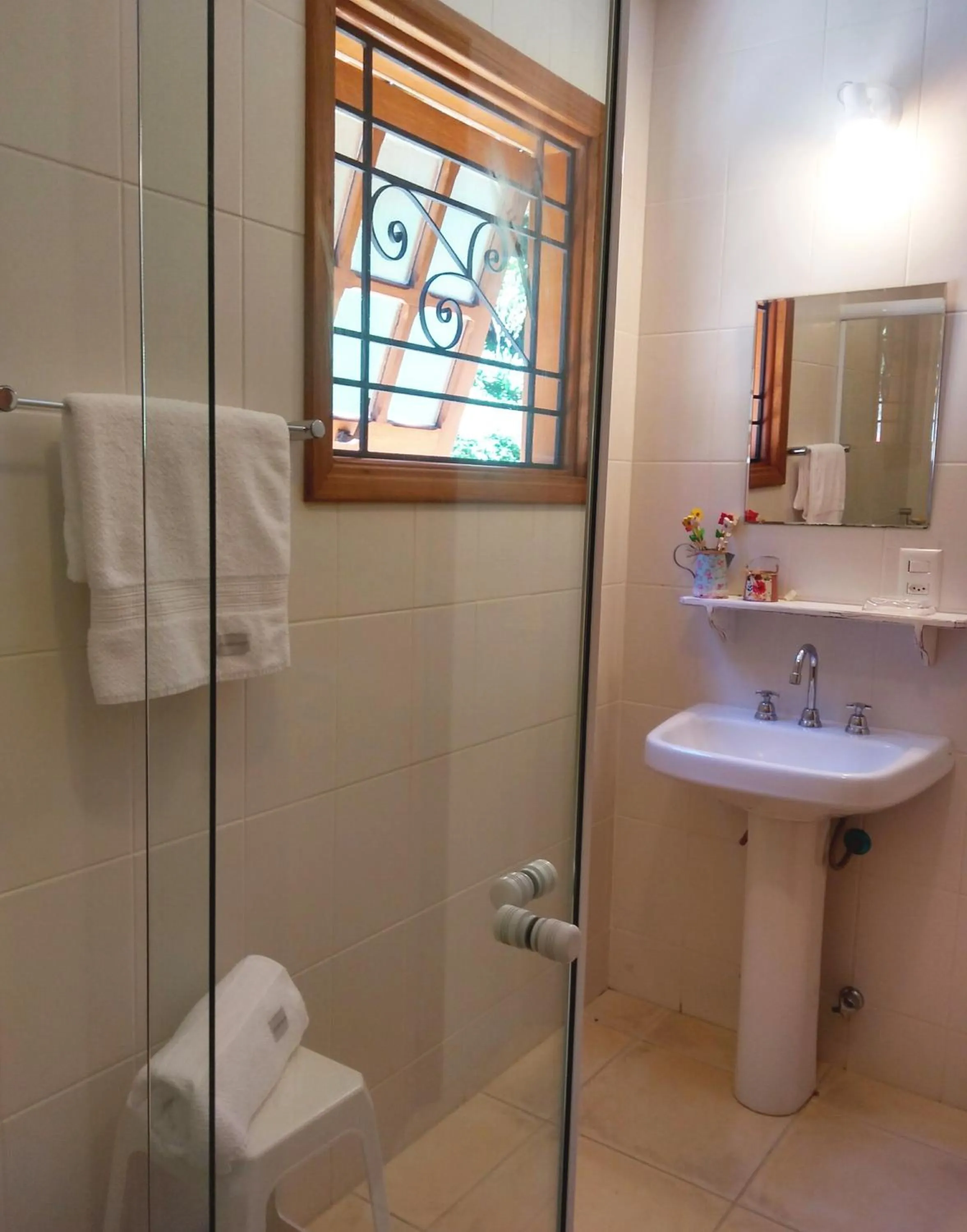 Bathroom in Nas Nuvens Hospedaria