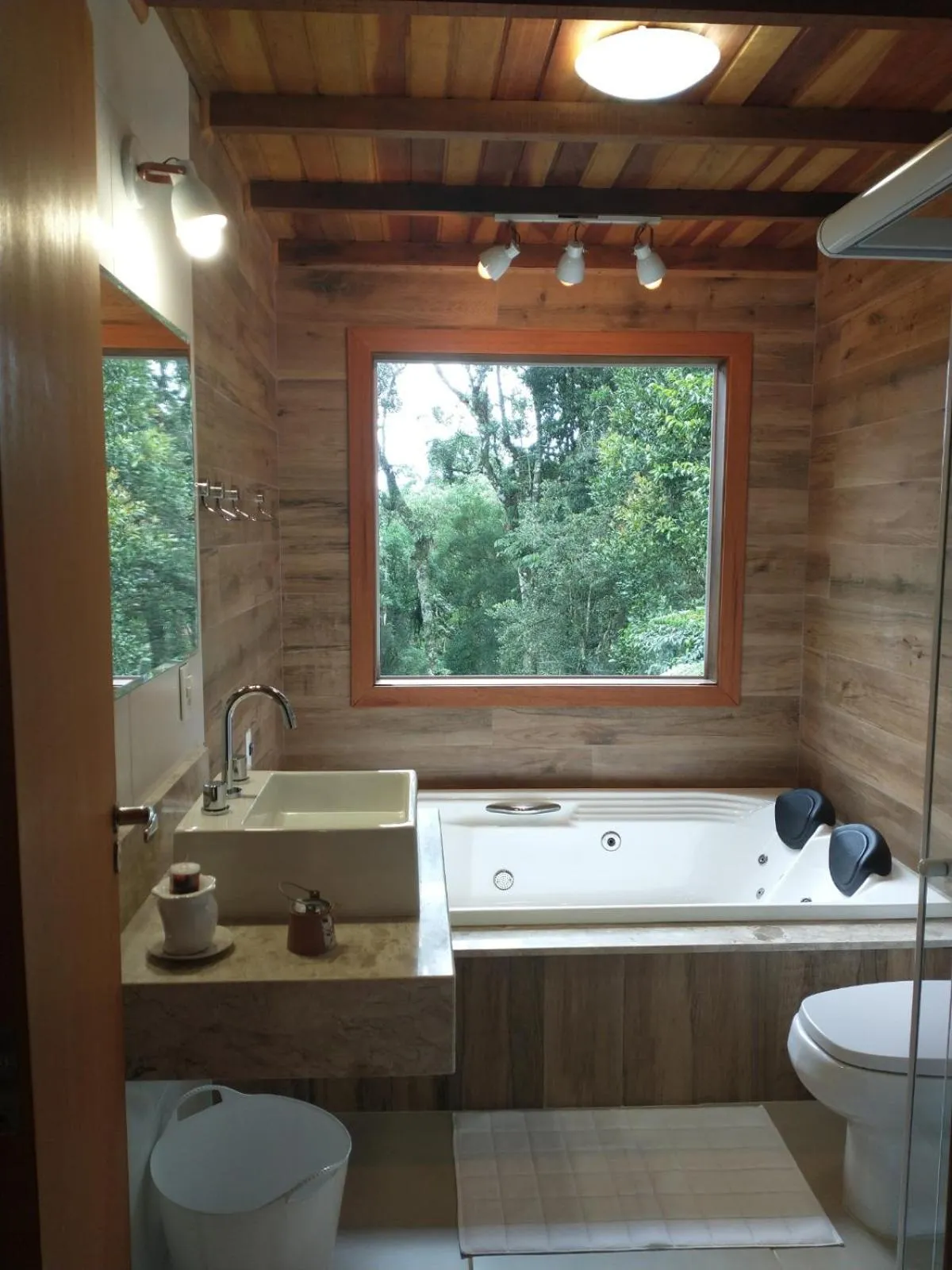 Hot Tub in Nas Nuvens Hospedaria