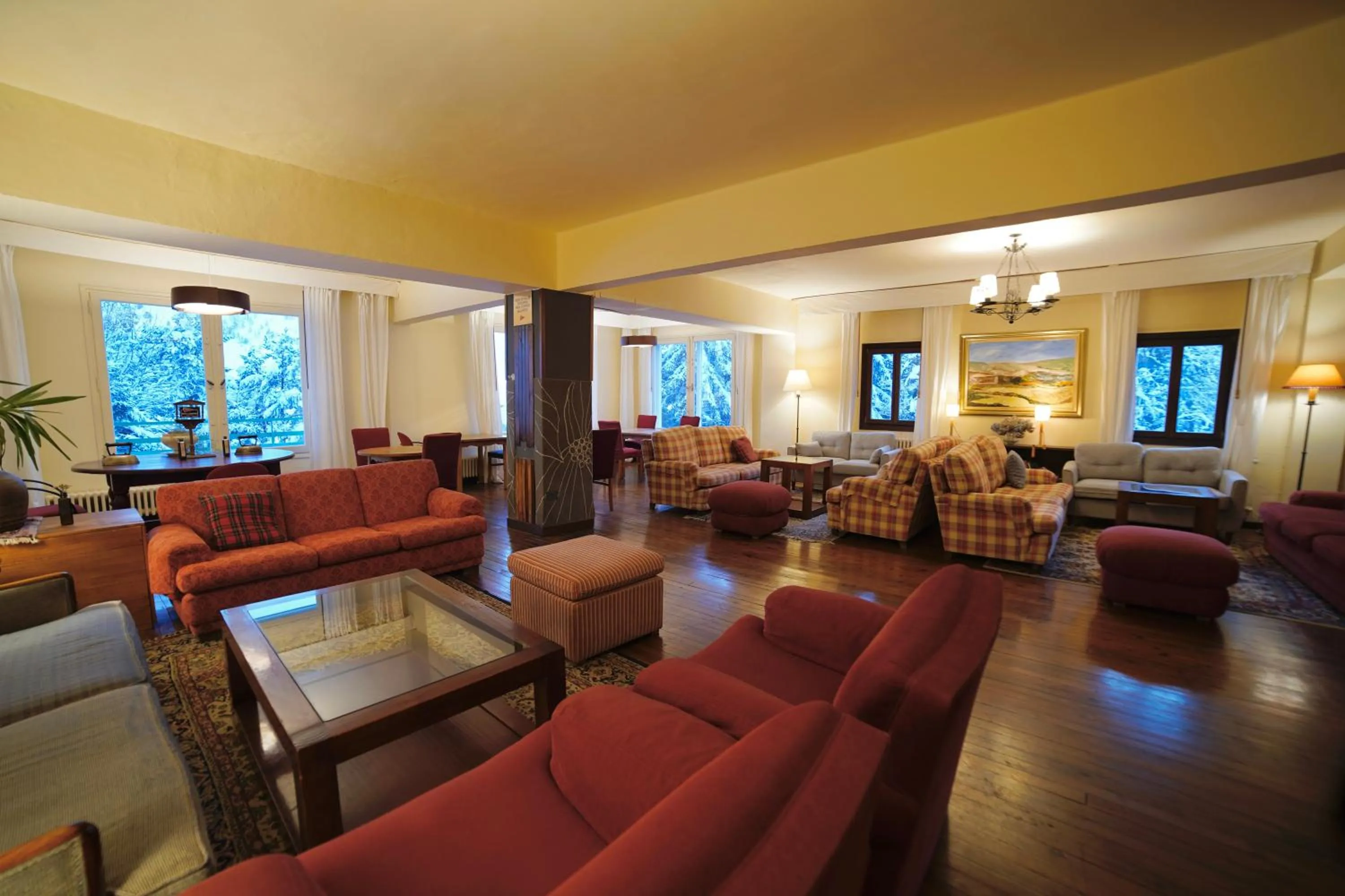 Seating area in SNÖ Hotel Candanchú