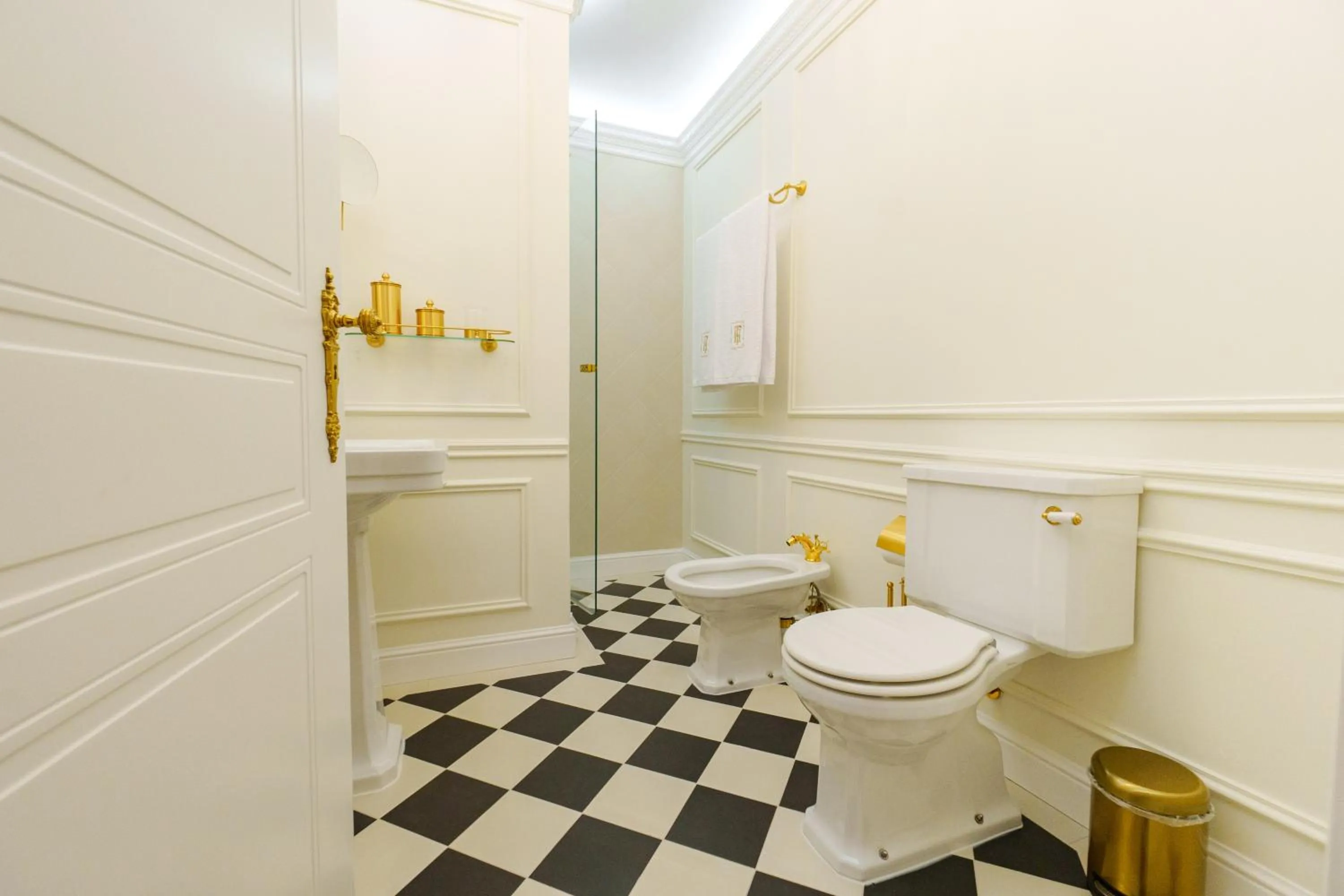 Toilet in Boutique Hotel Teatro