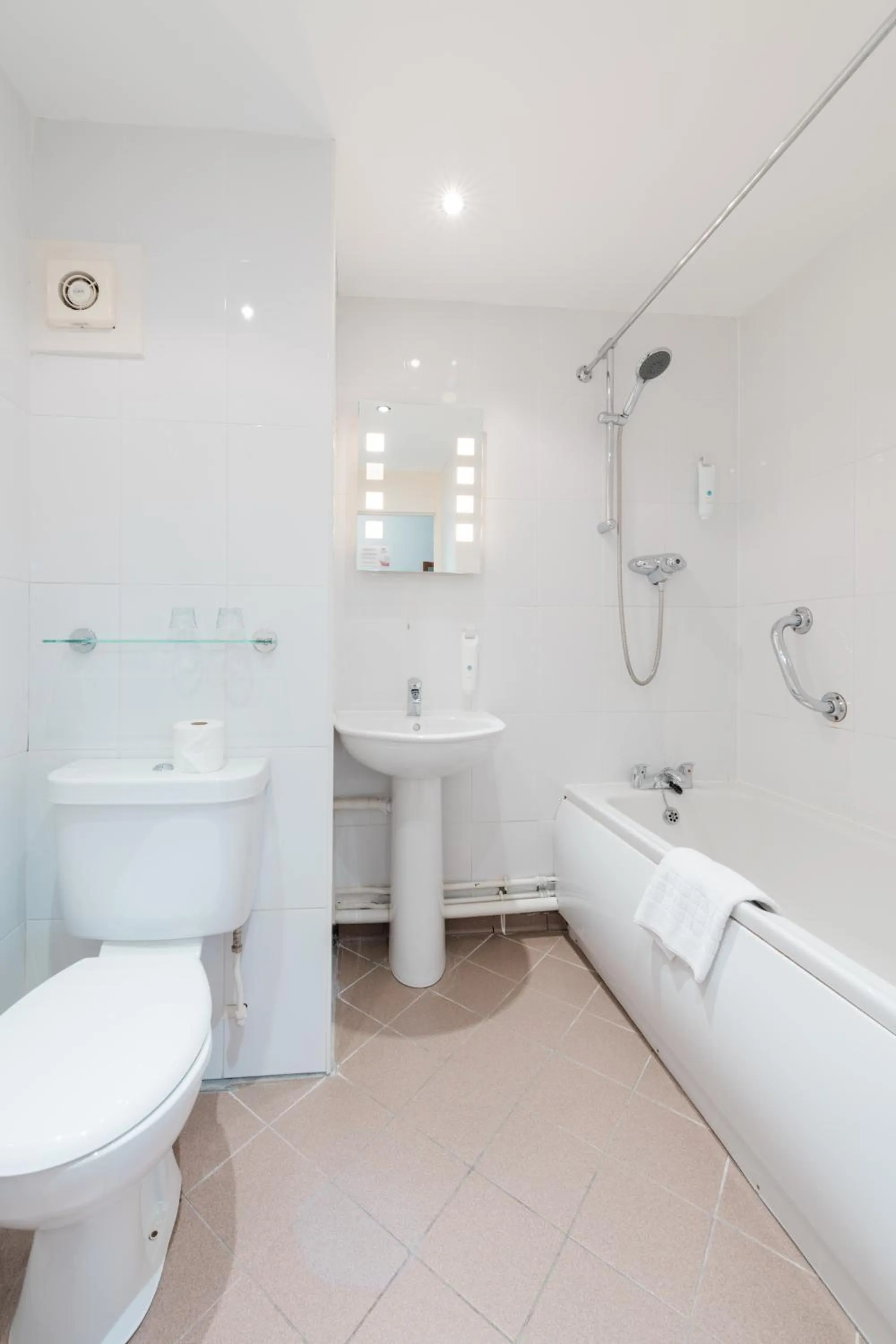 Bathroom in Normandy Hotel (Near Glasgow Airport)