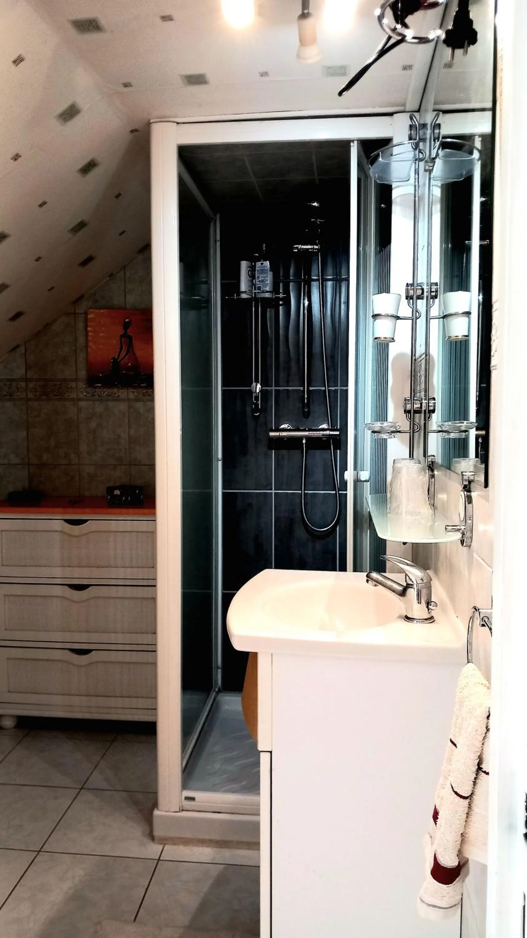 Shower in Chez Marie