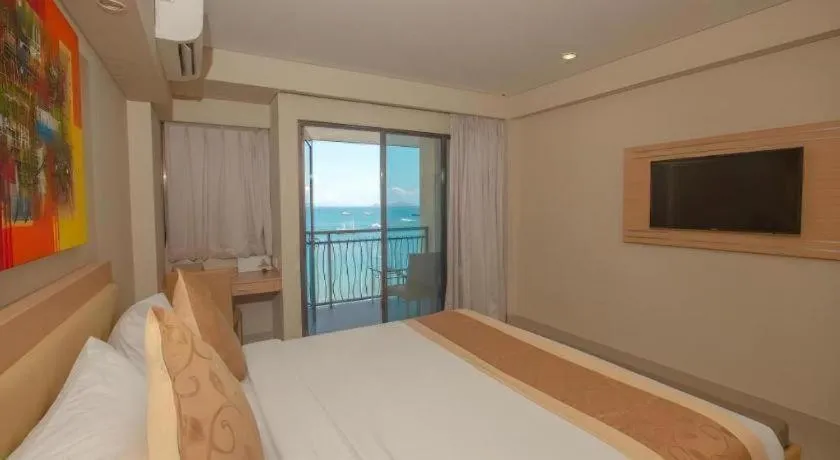 Bed in Laprima Hotel