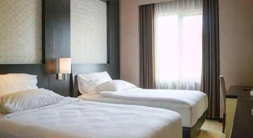 Bed in Karlita Hotel Tegal