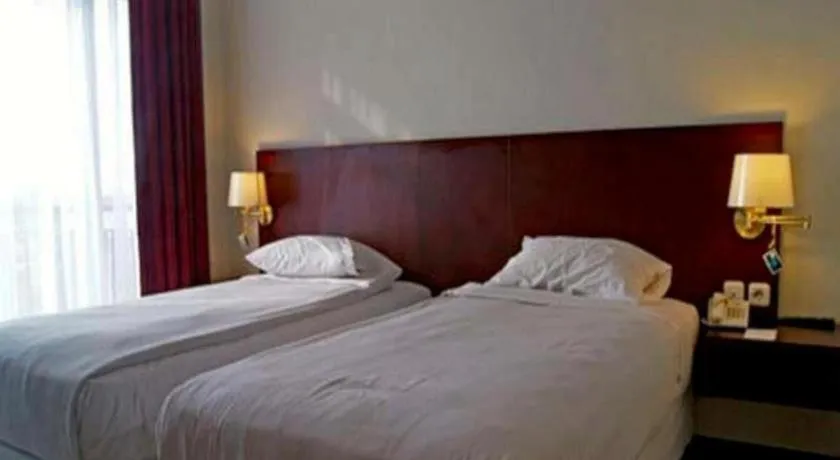 Bed in Karlita Hotel Tegal