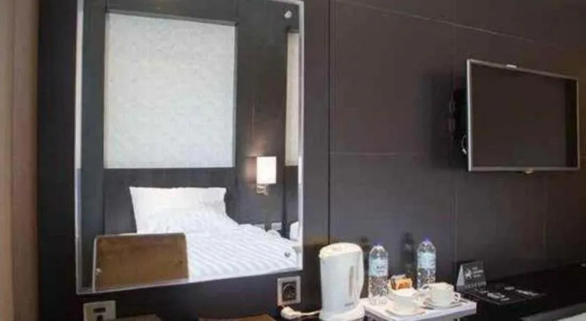 Bed in Karlita Hotel Tegal