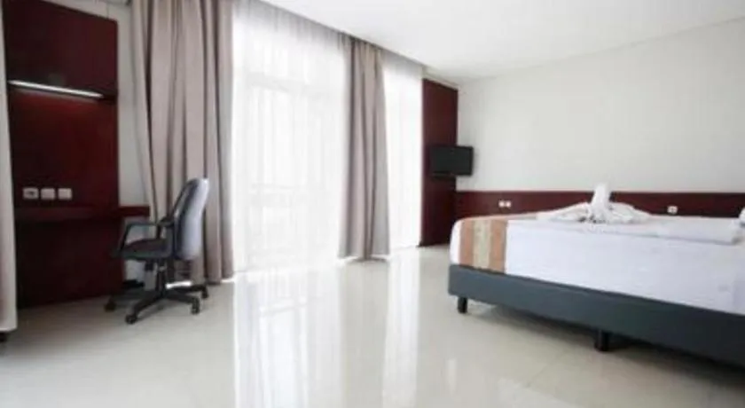 Bed in Karlita Hotel Tegal