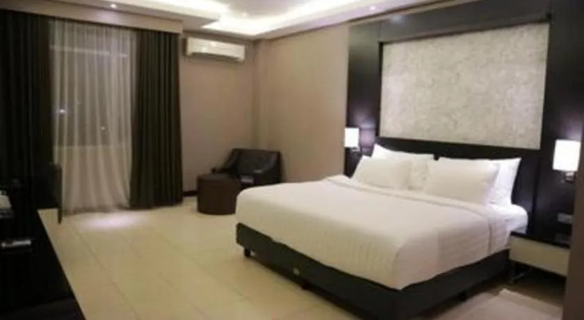 Bed in Karlita Hotel Tegal