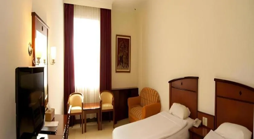 Karlita Hotel Tegal