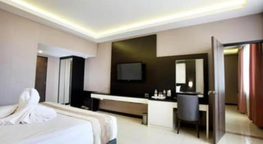 Bed in Karlita Hotel Tegal