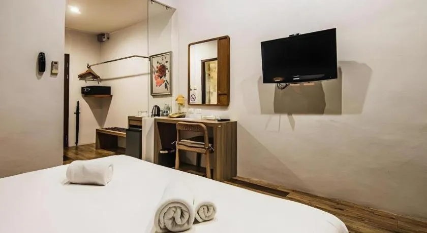 Bed in Lumphawa Amphawa Resort