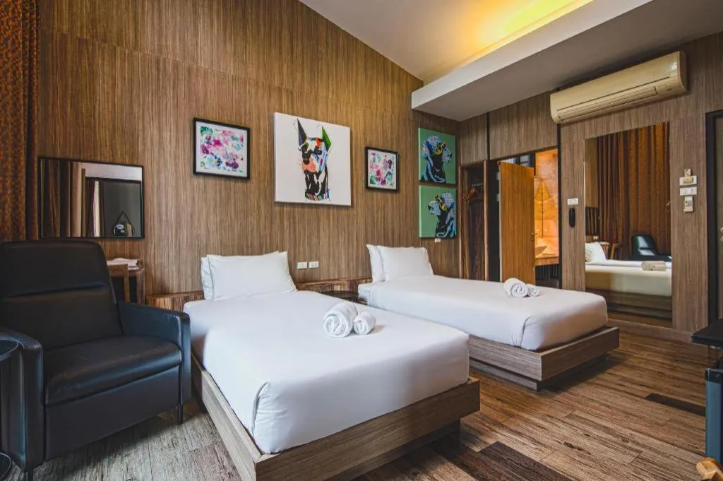 Bed in Lumphawa Amphawa Resort