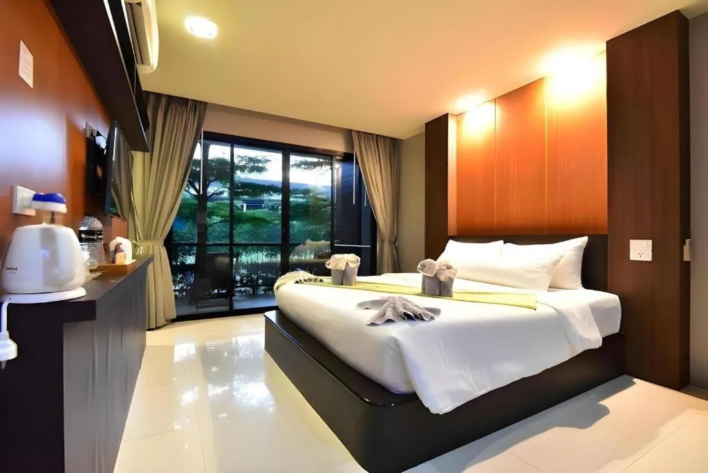 Bed in The Breeze Lipe Resort