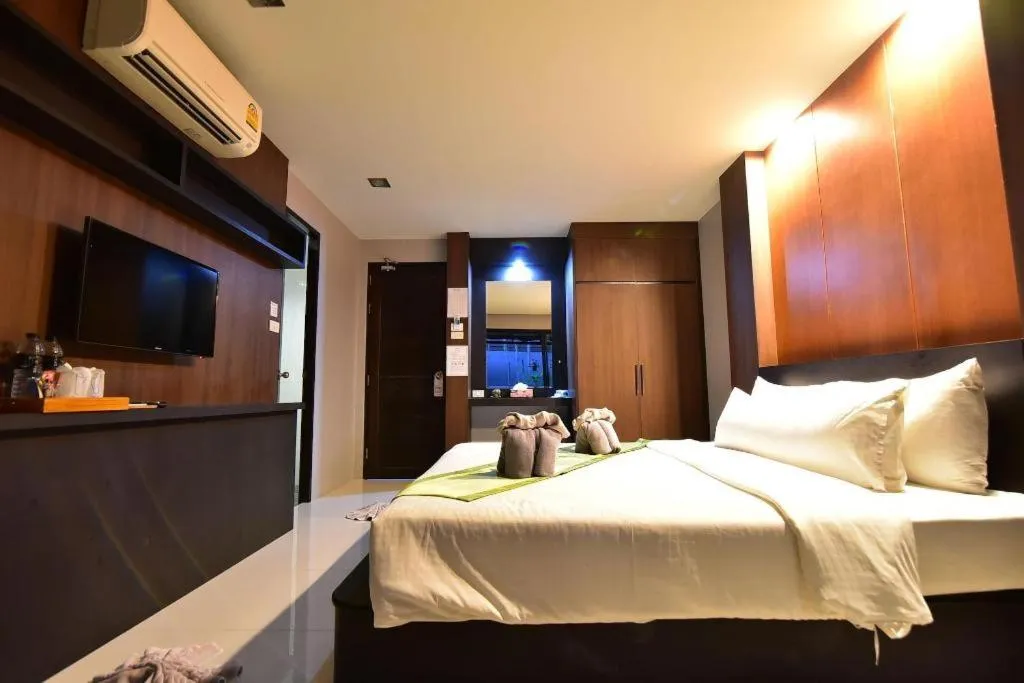 Bed in The Breeze Lipe Resort