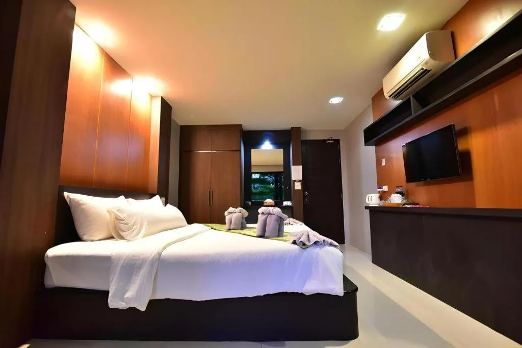 Bed in The Breeze Lipe Resort