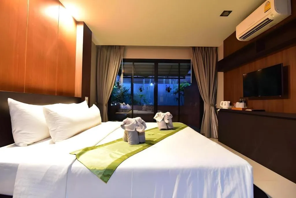 Bed in The Breeze Lipe Resort