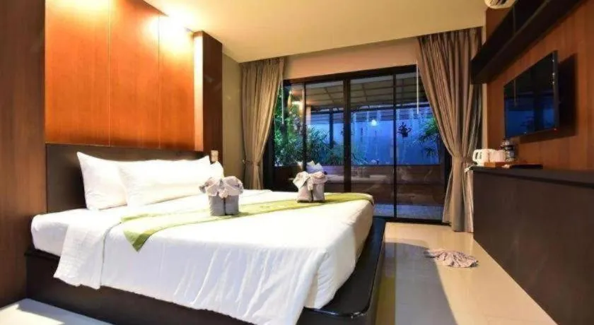 Bed in The Breeze Lipe Resort