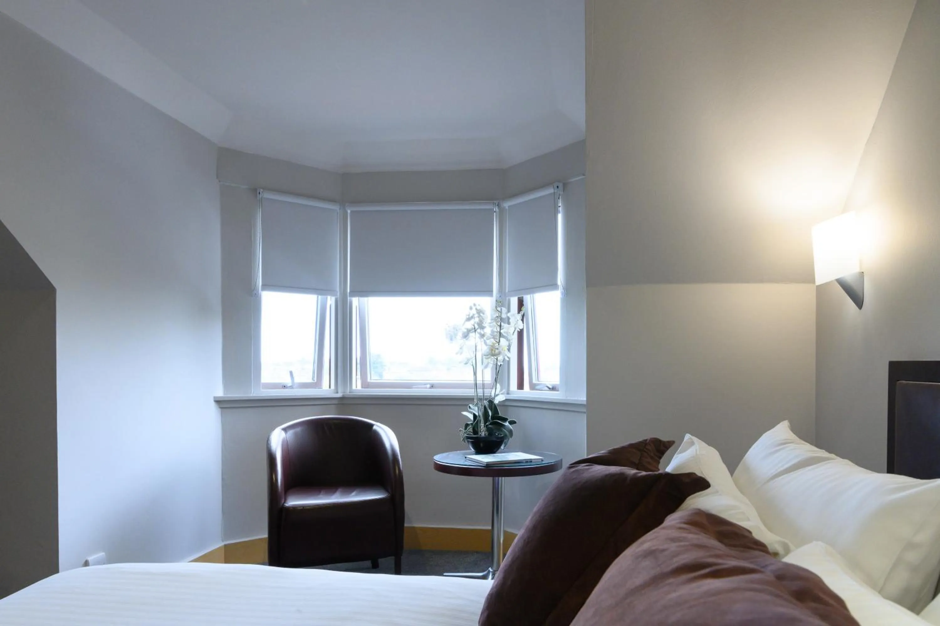 Bed in Glynhill Hotel & Spa near Glasgow Airport