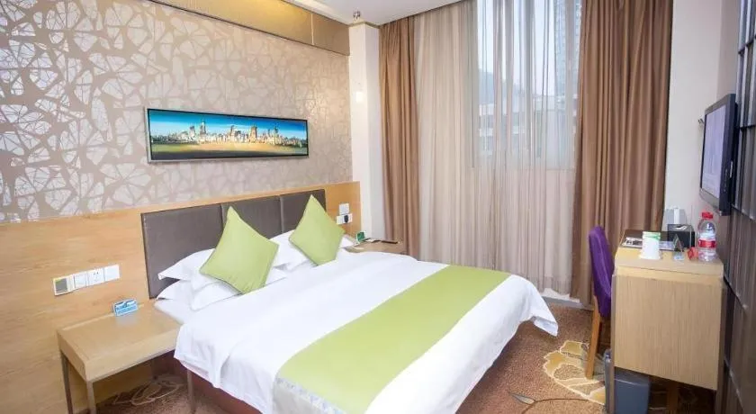 Bed in GreenTree Alliance Shenzhen Shekou Sea World Taizi Road Hotel