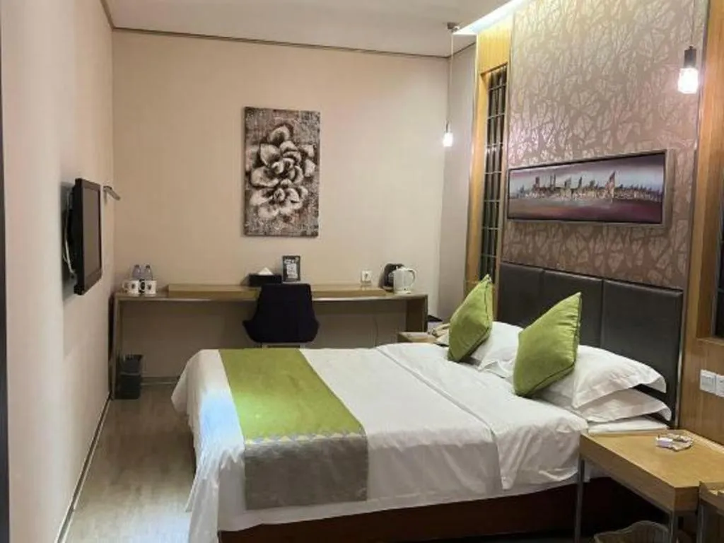 Bed in GreenTree Alliance Shenzhen Shekou Sea World Taizi Road Hotel