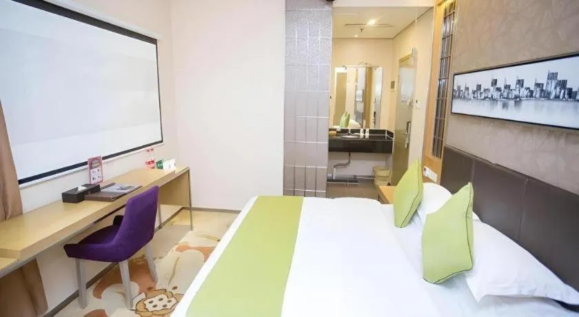 Bed in GreenTree Alliance Shenzhen Shekou Sea World Taizi Road Hotel