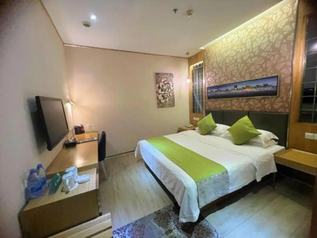 Bed in GreenTree Alliance Shenzhen Shekou Sea World Taizi Road Hotel