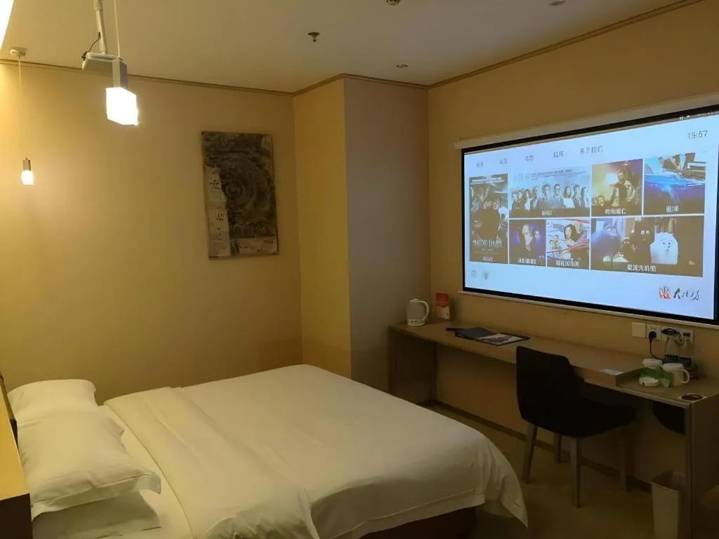 Bed in GreenTree Alliance Shenzhen Shekou Sea World Taizi Road Hotel