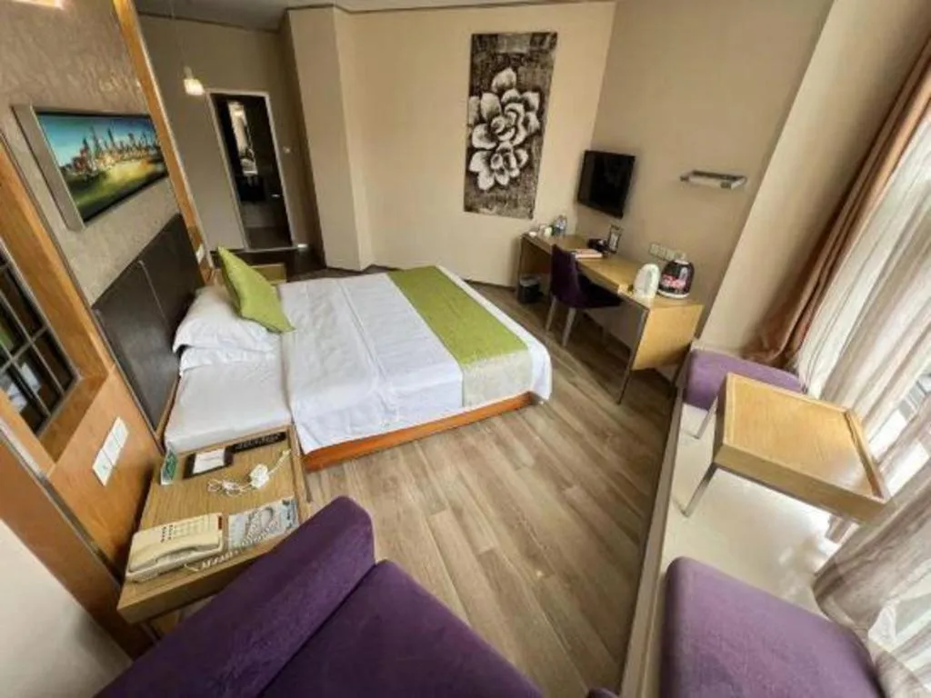 Bed in GreenTree Alliance Shenzhen Shekou Sea World Taizi Road Hotel