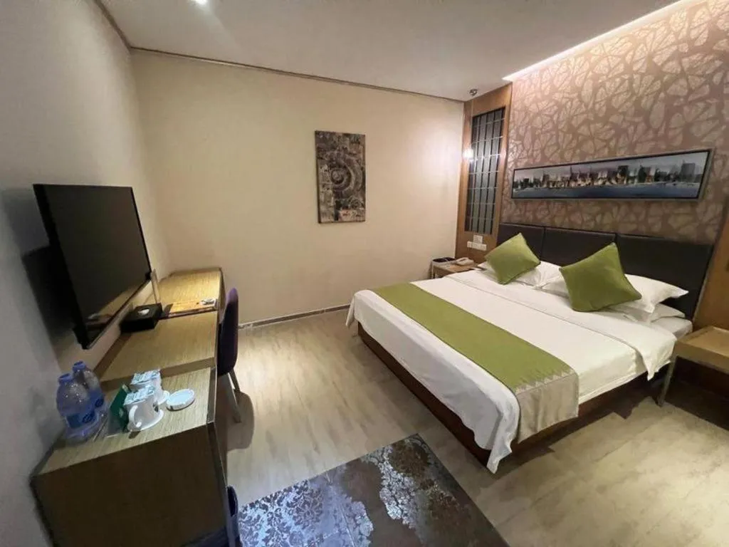 Bed in GreenTree Alliance Shenzhen Shekou Sea World Taizi Road Hotel
