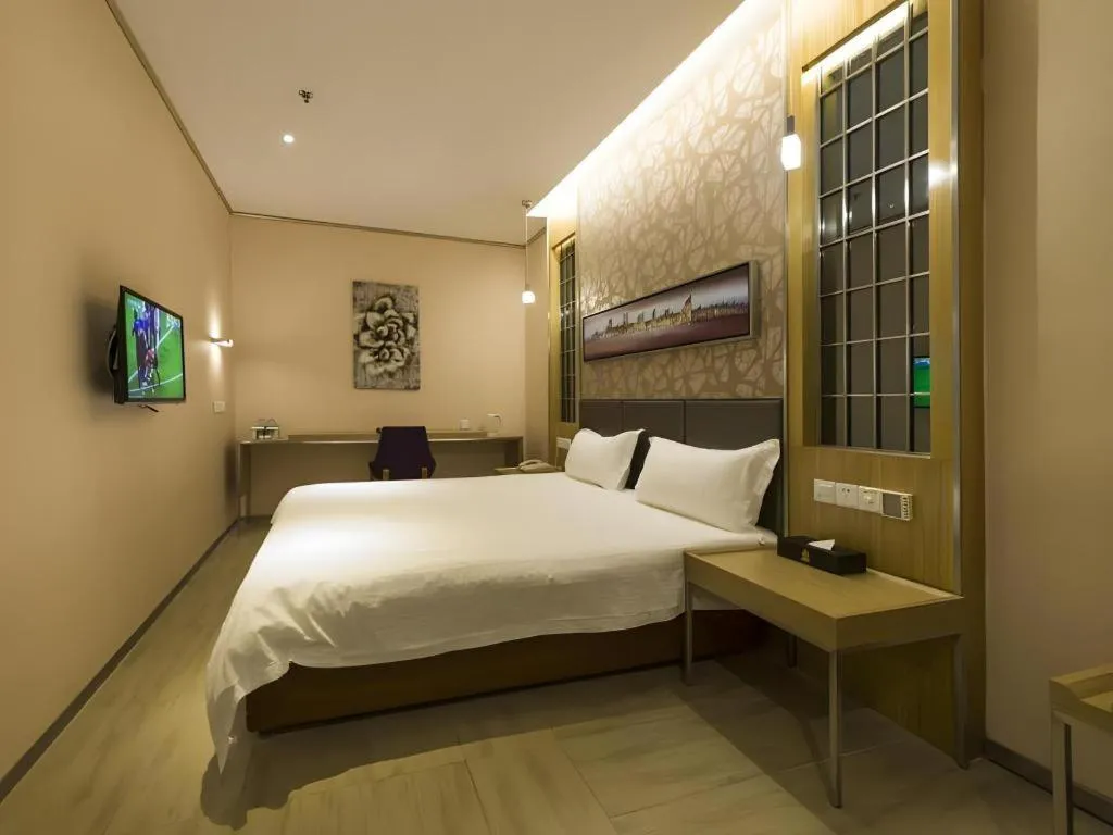 Bed in GreenTree Alliance Shenzhen Shekou Sea World Taizi Road Hotel