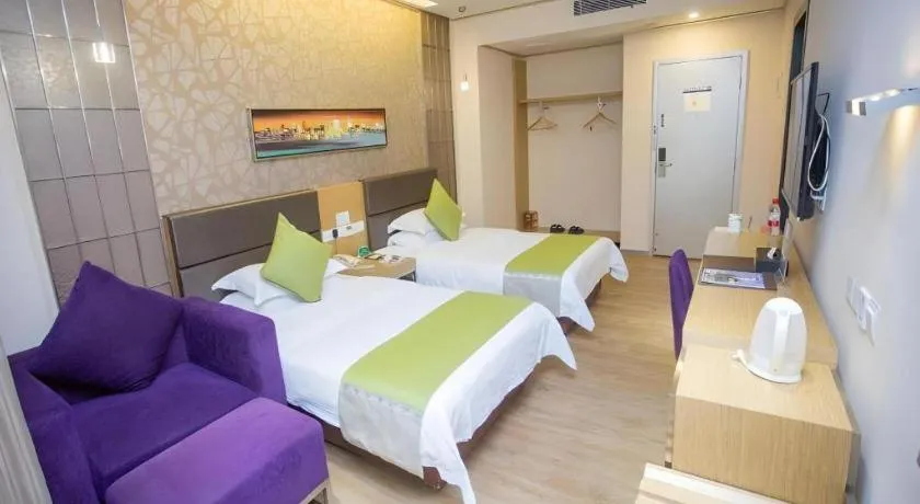 Bed in GreenTree Alliance Shenzhen Shekou Sea World Taizi Road Hotel