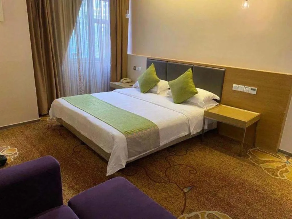 Bed in GreenTree Alliance Shenzhen Shekou Sea World Taizi Road Hotel