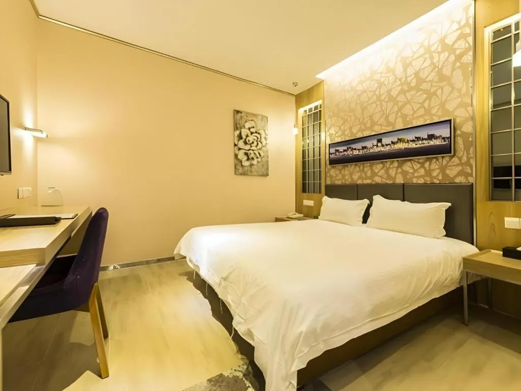 Bed in GreenTree Alliance Shenzhen Shekou Sea World Taizi Road Hotel