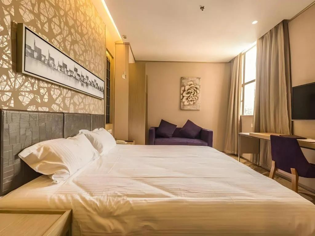 Bed in GreenTree Alliance Shenzhen Shekou Sea World Taizi Road Hotel